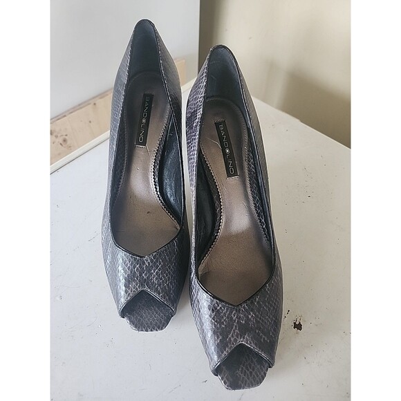 Bandolino 2-Inch Open-Toe Pumps Size 8.5 Black Faux Snakeskin - Picture 13 of 16